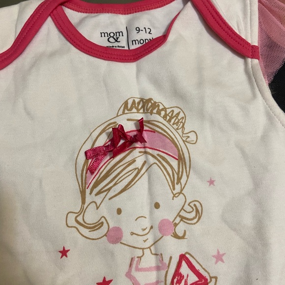 Combo Pack of 2️⃣.Baby Bodysuits-Walker.Age -Dress>9-12 months. Shoes>1-2 Years. - Picture 3 of 8